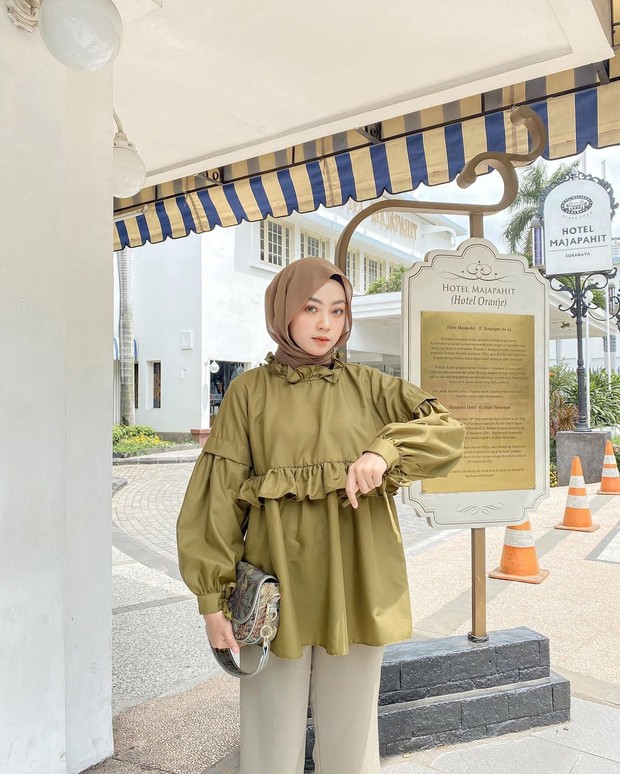 Blus hijau/instagram.com/meiraniap/ Blus hijau