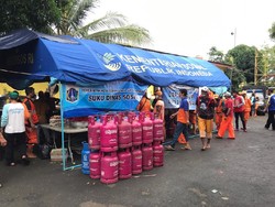 Pertamina Sumbang 190 Bright Gas ke Dapur Umum Banjir Jakarta