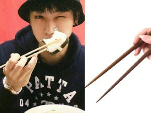 Jaebum GOT7 Ungkap Cara Pakai Sumpitnya Terinspirasi dari Film Jaebum GOT7 Ungkap Cara Pakai Sumpitnya Terinspirasi dari Film