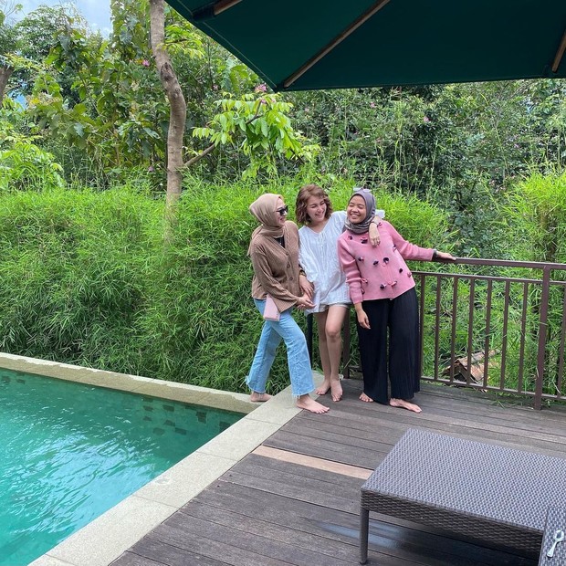 Kebersamaan Ayu dan Keluarganya/instagram.com/ayutingting92