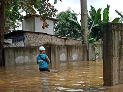 PLN ke Warga Terdampak Banjir: Mohon Bersabar