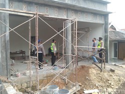 Polisi Patroli Rutin Kampung Miliarder Tuban Antisipasi Tindak Kejahatan