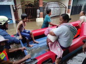 Banjir 1,5 Meter Rendam Permukiman di Ciracas Jaktim, 3 RT Terdampak