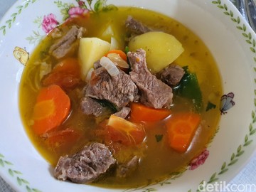 Resep Sop Daging Sapi Khas Jawa yang Harum Pakai Biji Pala