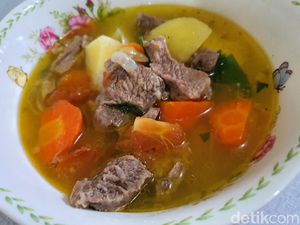 5 Resep Sop Daging Sapi Berkuah Kaldu Gurih untuk Penghangat Badan 5 Resep Sop Daging Sapi Berkuah Kaldu Gurih untuk Penghangat Badan