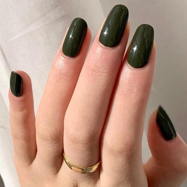 Squaoval/instagram.com/opi Dari namanya bentuk yang satu ini merupakan perpaduan antara bentuk square dan oval, karena memiliki ujung yang datar seperti square tapi sudut yang melengkung seperti oval.