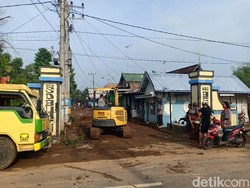 Puluhan Pengungsi Banjir Nganjuk Pulang ke Rumah Karena Dinilai Sudah Aman