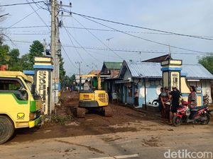 Puluhan Pengungsi Banjir Nganjuk Pulang ke Rumah Karena Dinilai Sudah Aman Puluhan Pengungsi Banjir Nganjuk Pulang ke Rumah Karena Dinilai Sudah Aman