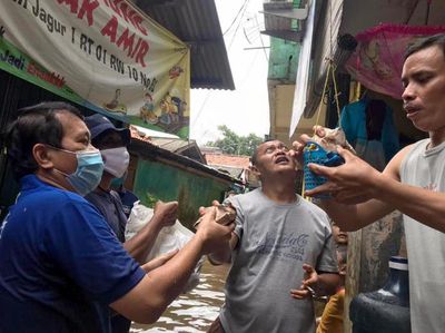 Berbagi untuk Korban Banjir Jakarta