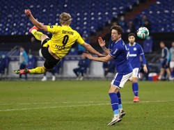 Amboi! Haaland Cetak Gol Keren di Laga Schalke 04 Vs Dortmund