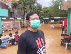 Cerita Ketua RW Bumi Nasio Indah Minta Warga Selamatkan Mobil dari Banjir