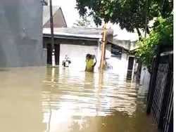 Cerita Warga Cipondoh Rumahnya Kebanjiran: Lemari Roboh