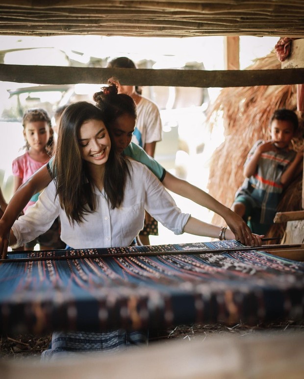 Menenun Kain Menenun Kain/instagram.com/ralineshah