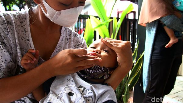 Jaga Kesehatan di Musim Penghujan, Balita Diberi Vitamin A