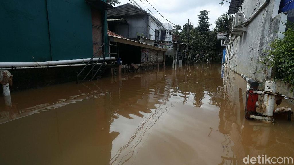 Perumahan Buana Jaya Bekasi Masih Terendam Banjir