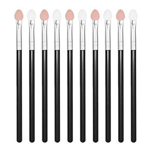 sponge eyeshadow brush//Pinterest-amazon brush