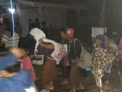 Warga Terdampak Banjir Tanggul Jebol Citarum Harap Bantuan Makanan-Selimut