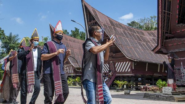 Wisata Sigale-gale Samosir