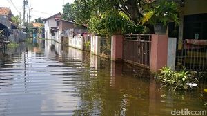 Banjir Masih Rendam Rumah Warga di Pekalongan