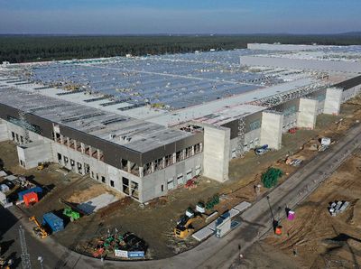 Foto: Pabrik Raksasa Tesla di Jerman Timur yang Bangkitkan Perekonomian