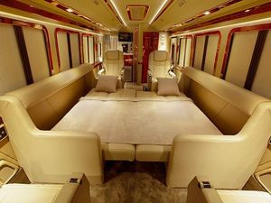 Bus Mewah ala Sultan, Bisa Jadi Rumah Berjalan