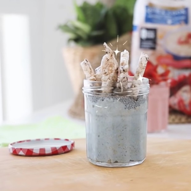 Foto: Blue overnight oat/youtube.com/Yulia Baltschun