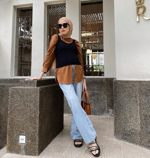 Foto: instagram.com/ameliaelle outfit bumil amelia elle.