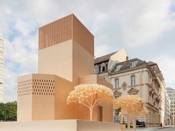 Gereja, Masjid dan Sinagoga Dalam Satu Atap Sampai Urus Paspor Sehari