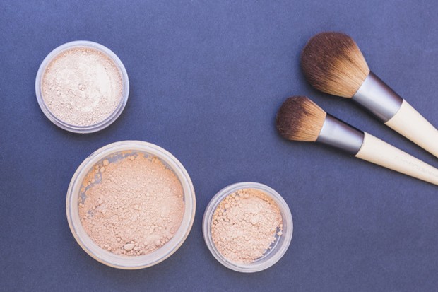 Loose dan translucent powder/Freepik.com Beda loose powder dan translucent powder