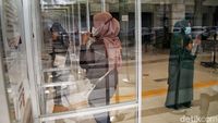 Foto: Pembatalan Tiket Perjalanan Kereta Api Jarak Jauh Imbas Banjir