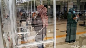 Foto: Pembatalan Tiket Perjalanan Kereta Api Jarak Jauh Imbas Banjir