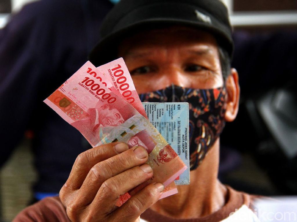 BLT UMKM Rp 1,2 Juta Sudah Meluncur ke 9,8 Juta Pelaku Usaha Mikro BLT UMKM Rp 1,2 Juta Sudah Meluncur ke 9,8 Juta Pelaku Usaha Mikro