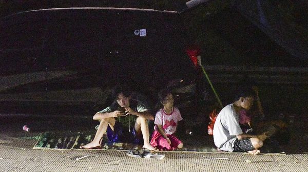 Korban Banjir Mengungsi di Proyek Tol Cibitung-Cilincing