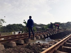 Imbas Banjir, 22 Perjalanan Kereta Api Cirebon-Jakarta Dibatalkan