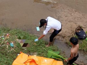 Geger! Penemuan Jasad Bayi di Pinggir Sungai Ciliwung Bogor Geger! Penemuan Jasad Bayi di Pinggir Sungai Ciliwung Bogor