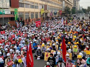 Protes Antikudeta Myanmar Berlanjut di Tengah Eskalasi Kekerasan Aparat