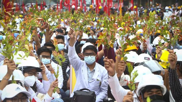 Puluhan Ribu Warga Myanmar Terus Demo Tolak Kudeta Militer