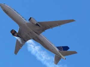 Cerita Ngeri Penumpang Saat Mesin Boeing 777 Terbakar di Udara