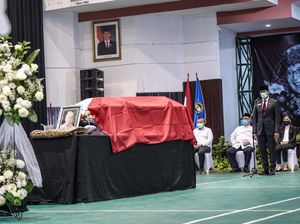 Sandiaga Uno Antar Kepergian Menpar Era Gusdur-Megawati Sandiaga Uno Antar Kepergian Menpar Era Gusdur-Megawati