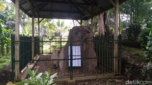 Potret Batu Tulis Cipaku yang Menyimpan Misteri, Jadi Tempat Wisata dan Semedi