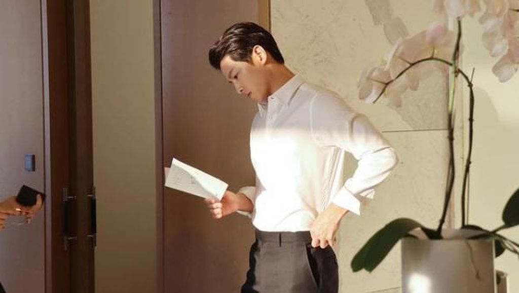 Momen Kuliner Song Joong Ki yang Main Drama Korea Terbaru Vincenzo