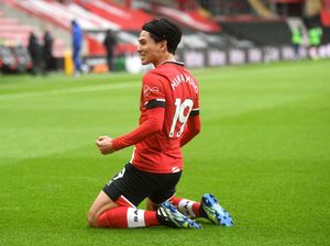 Liverpool Mau Tumbalkan Takumi Minamino?