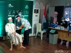 Bertepatan Harlah NU, 98 Kiai dan Tokoh NU Jatim Divaksin COVID-19