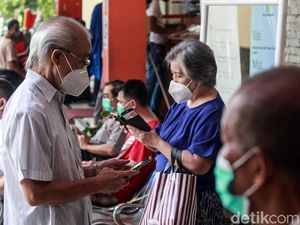 Lansia Tertipu Hoax WA, Pakar Saran Info Vaksinasi Lewat RW Lansia Tertipu Hoax WA, Pakar Saran Info Vaksinasi Lewat RW