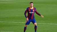 Bek tengah lainnya, Clement Lenglet siap dilepas seharga 14 juta Euro atau setara Rp 214 miliar (Getty Images/Alex Caparros)