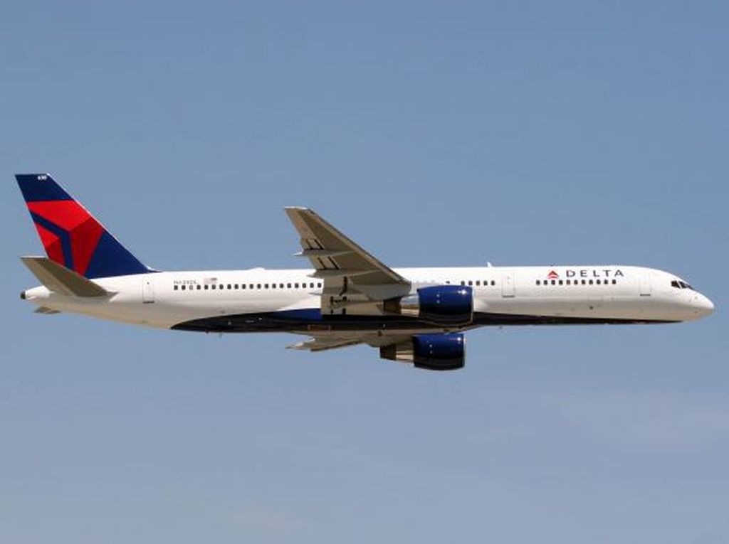 Lagi, Mesin Pesawat Boeing Bermasalah di Udara Lagi, Mesin Pesawat Boeing Bermasalah di Udara