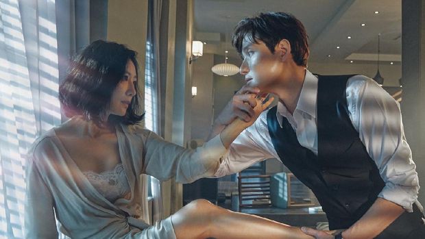 Deretan drama Korea ini mencetak rekor di stasiun televisi kabel Korea. Dengan pilihan genre romantis, komedi, hingga thriller, kamu tak perlu menunggu-nunggu penayangan episode terbarunya. The World of the Married.