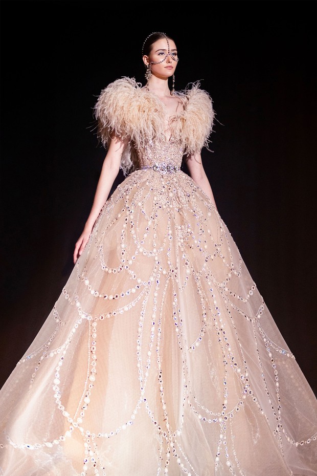 Foto: Ellie Saab Spring 2021 Couture/vogue.com/fashion-shows Foto: Ellie Saab Spring 2021 Couture/vogue.com/fashion-shows