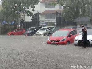 Kompleks Kantor Gubernur Jateng-Simpang Lima Kebanjiran Kompleks Kantor Gubernur Jateng-Simpang Lima Kebanjiran
