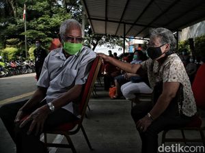Lansia Batal Divaksin COVID-19 Meski Sudah Daftar? Ini Kemungkinannya